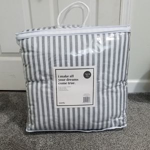 Twin XL Comforter